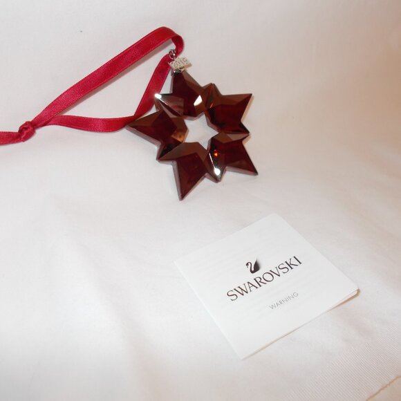 2019 Swarovski large red star annual edition ornament #5427990 - Picture 1 of 5